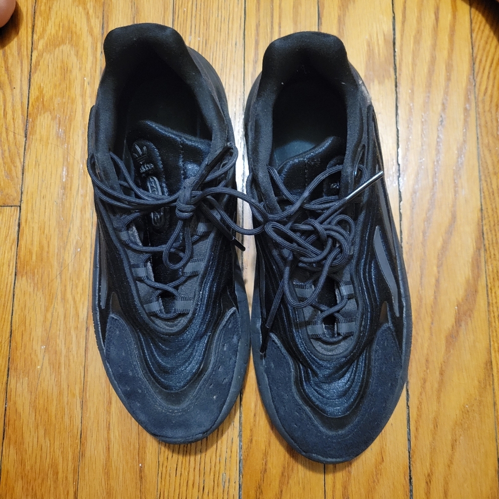 Adidas Sneakers 7.5 womens